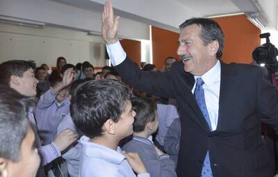 ÖĞRENCİLERDEN ATAÇ'A YOĞUN İLGİ
